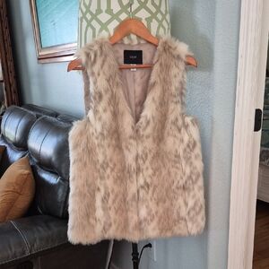 Luxurious Faux Fur Vest in Cream